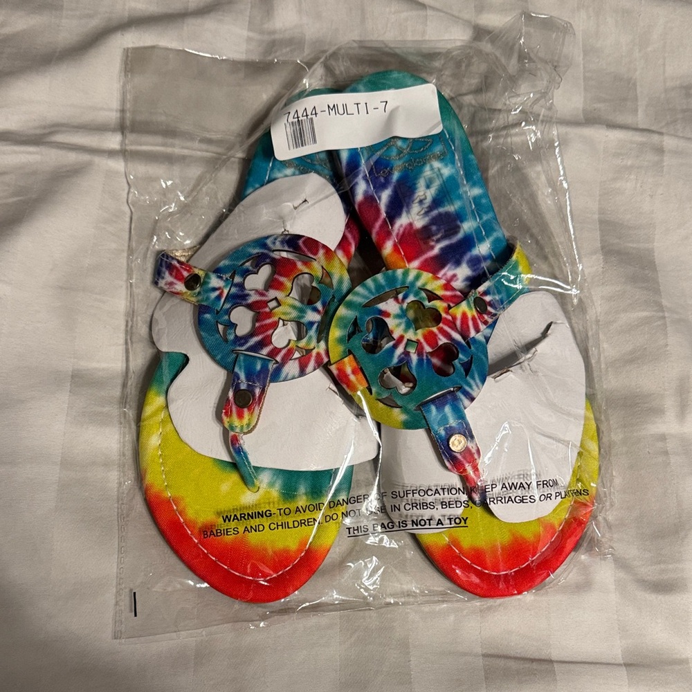 NEW Everglades Women’s Colorful Tie-Dye Flip Flops Sandals size 7